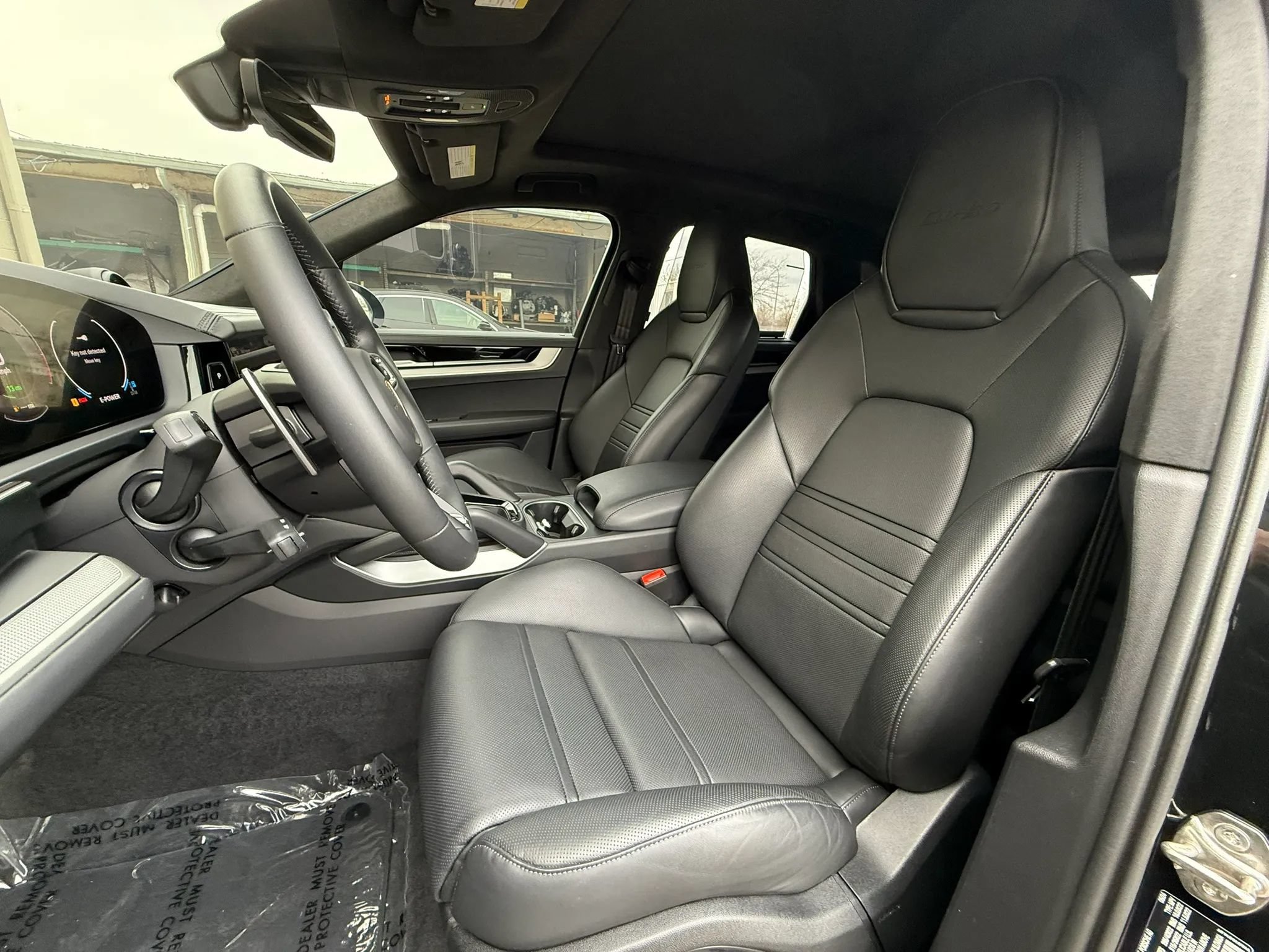 Used 2024 Porsche Cayenne Turbo AWD/4WD image 34
