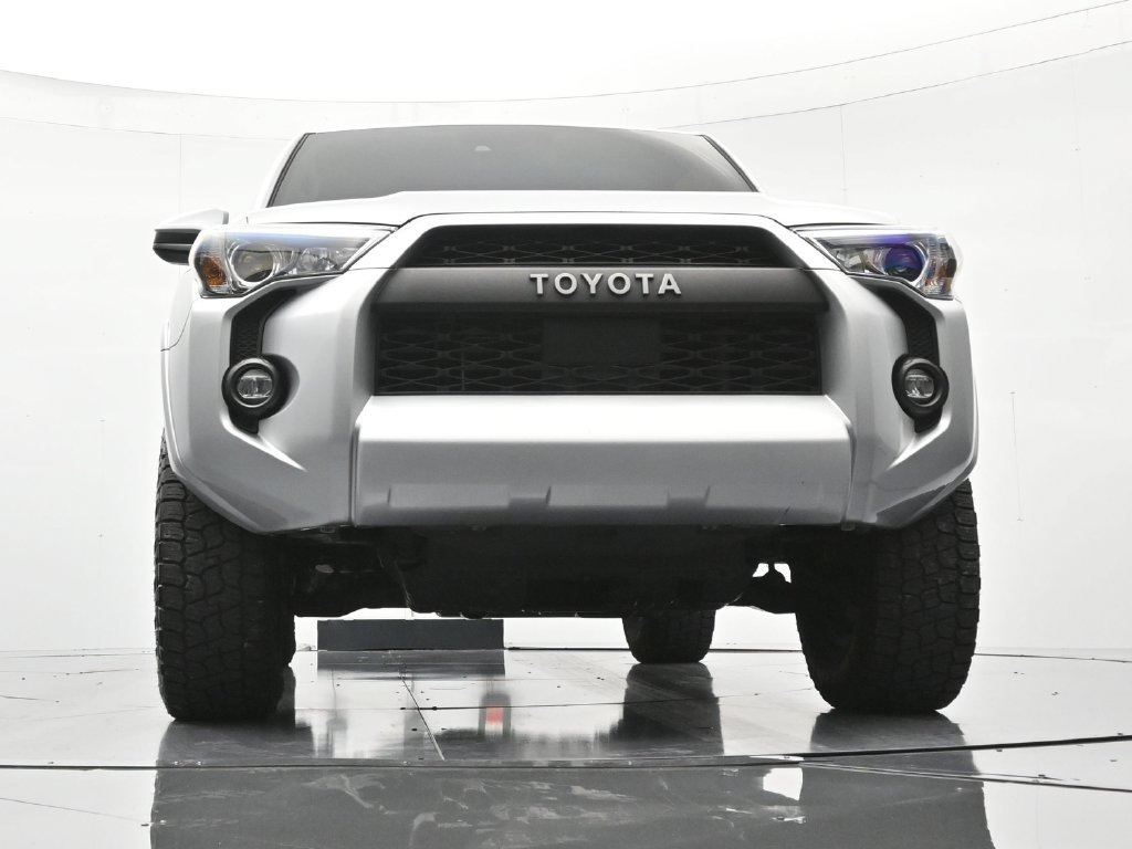 Used 2023 Toyota 4Runner SR5 AWD/4WD image 36