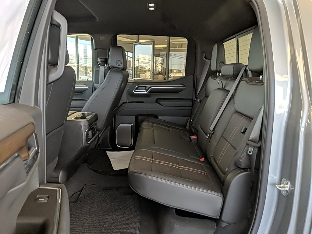 Used 2024 Chevrolet Silverado 1500 High Country image 13