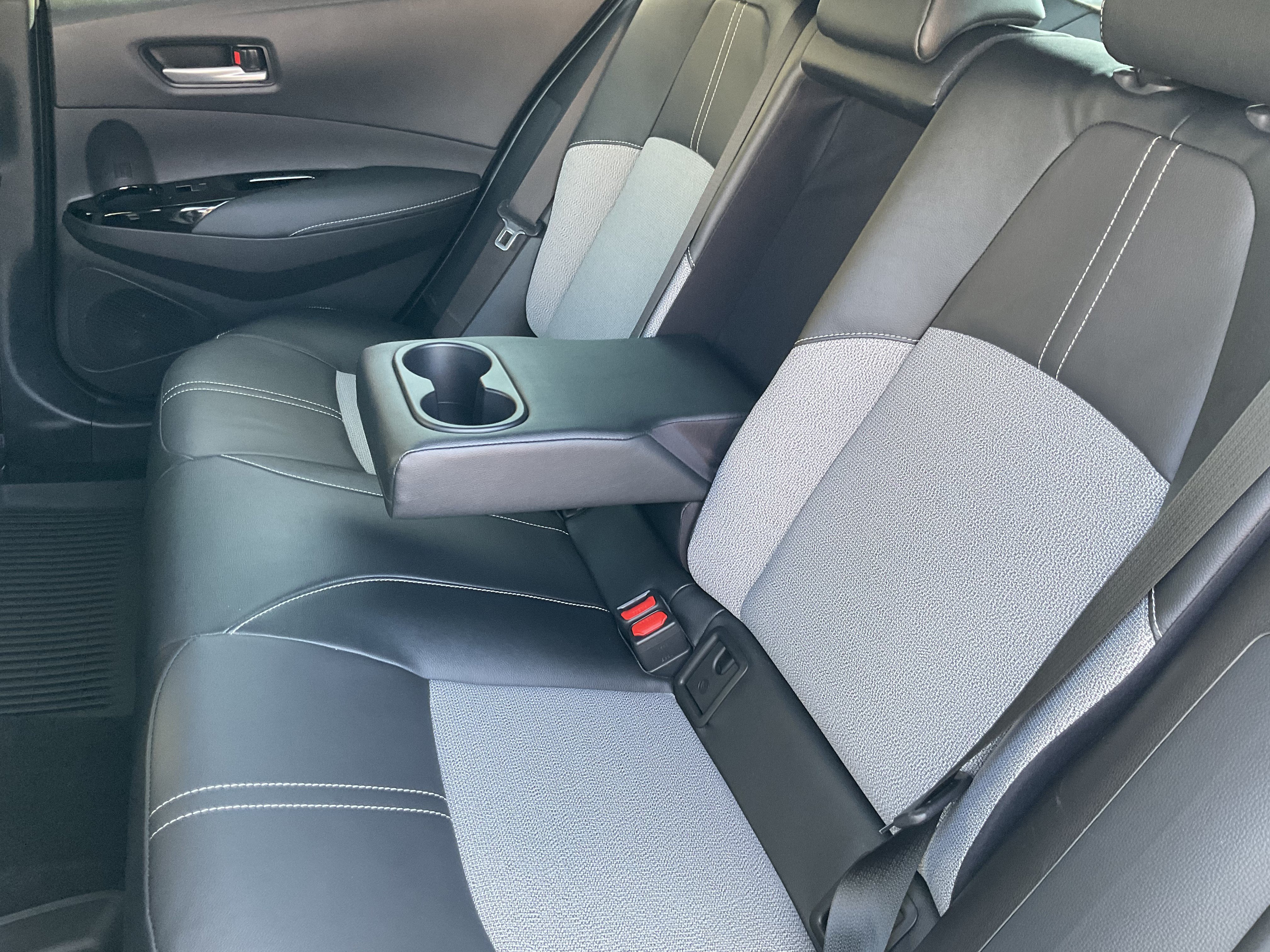 Used 2025 Toyota Corolla XSE FWD image 36