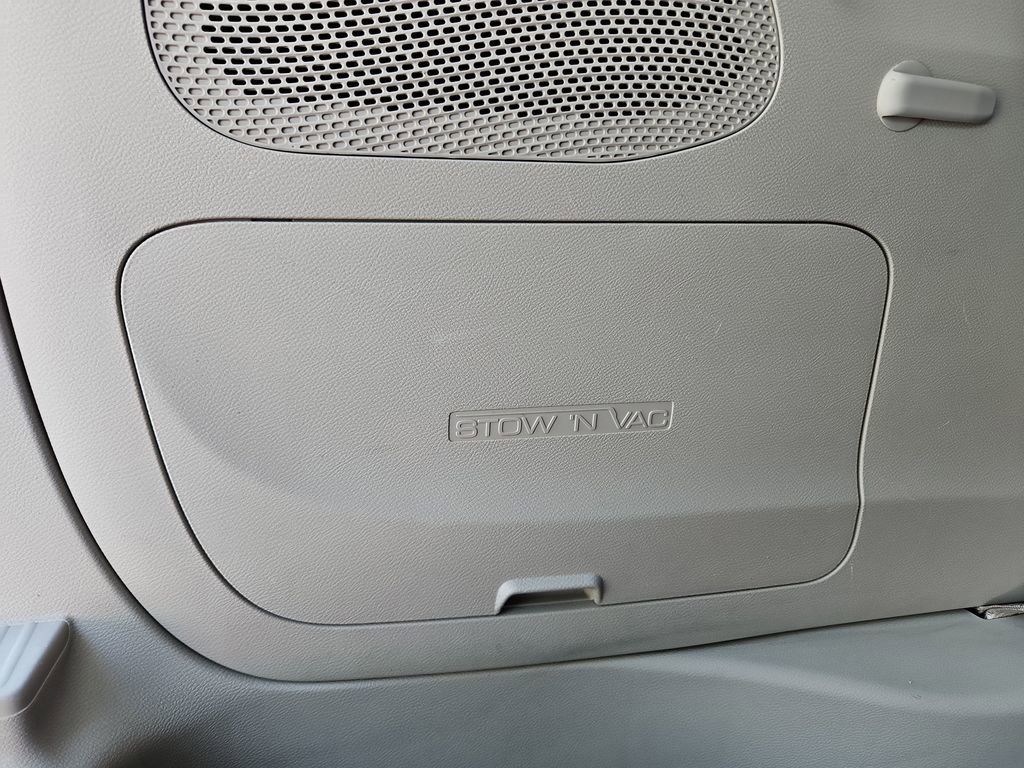 Used 2022 Chrysler Pacifica Limited image 36