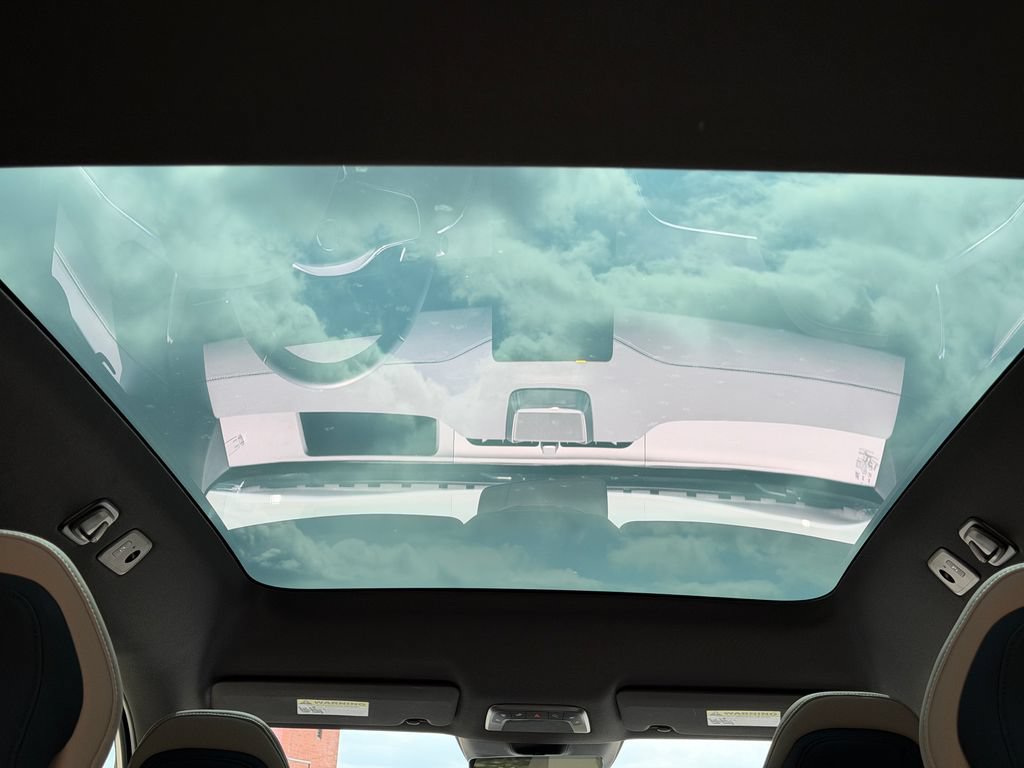 Certified 2025 Volvo EX90 Plus AWD/4WD image 14