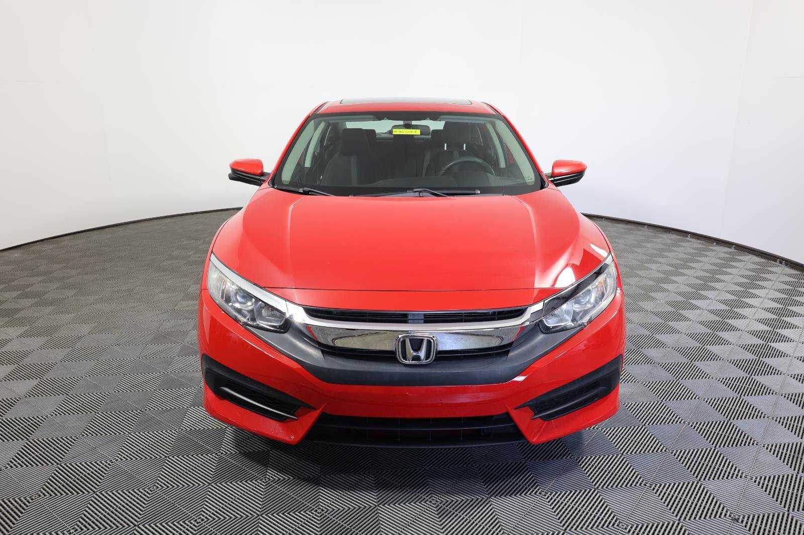 Used 2018 Honda Civic EX image 2
