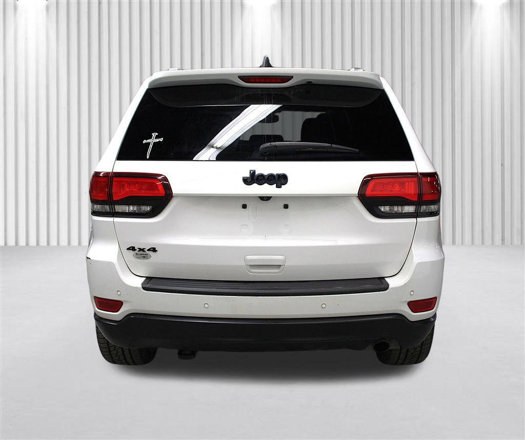 Used 2019 Jeep Grand Cherokee Laredo AWD/4WD image 4
