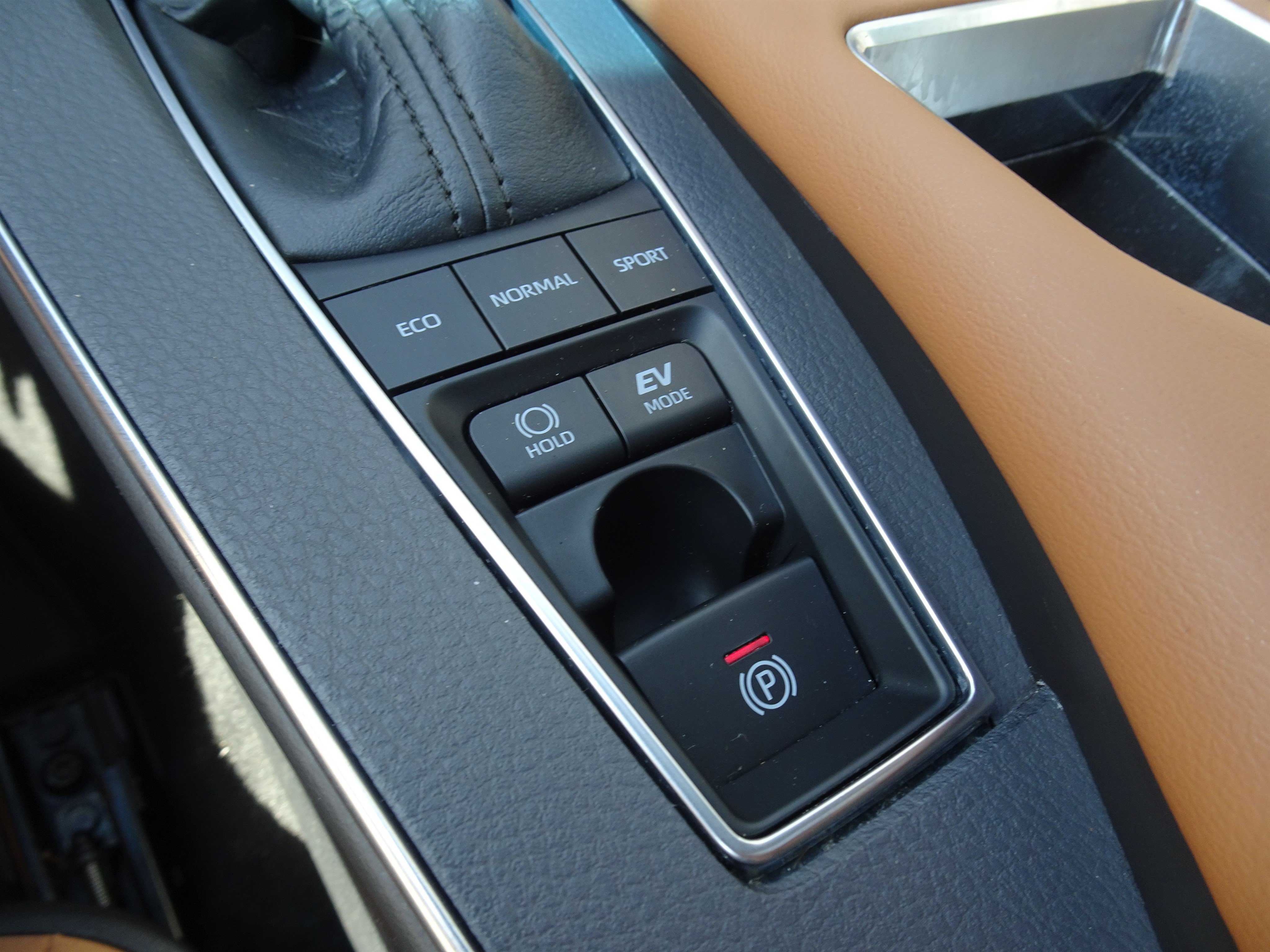 Used 2020 Toyota Avalon Limited w/ Advanced Safety Package FWD image 17