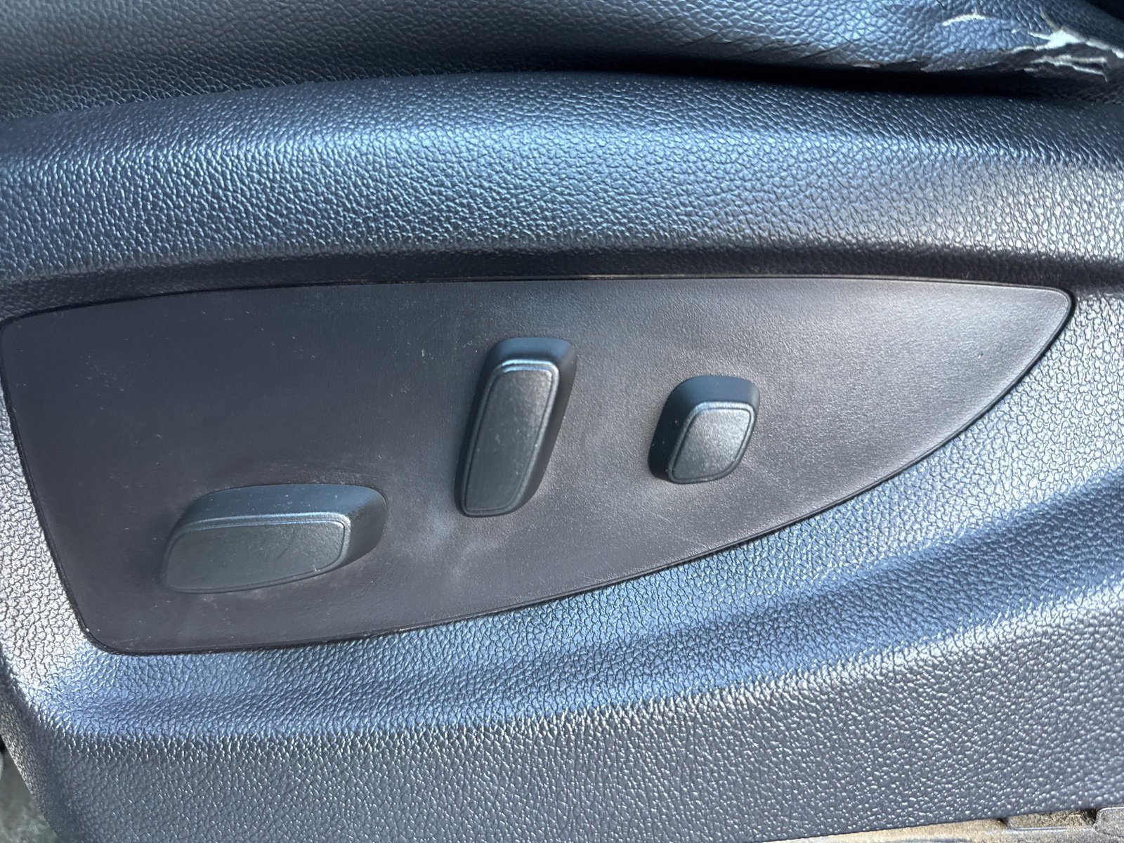 Used 2016 Chevrolet Silverado 2500 LTZ w/ LTZ Plus Package image 38