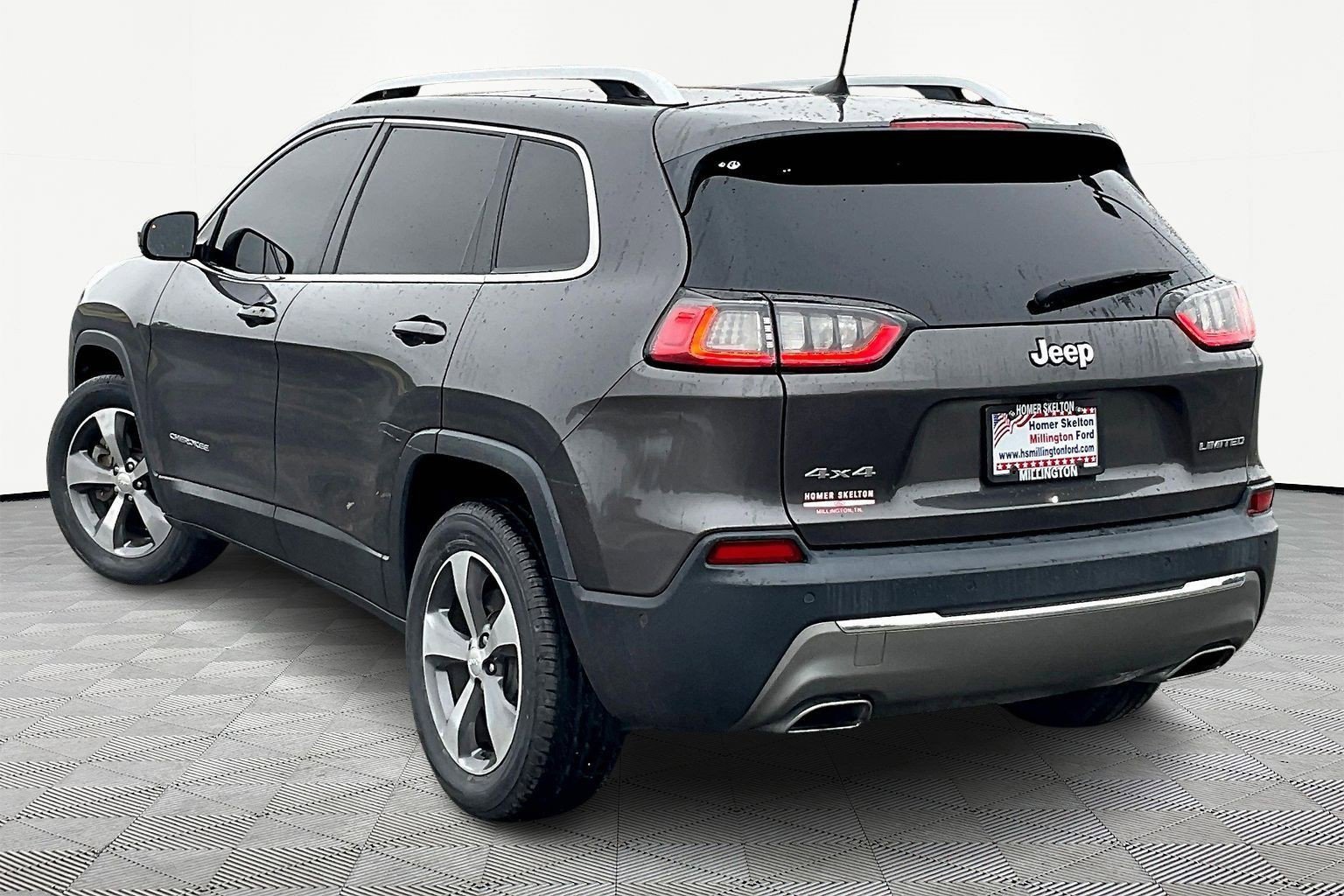 Used 2019 Jeep Cherokee Limited w/ Technology Group image 9