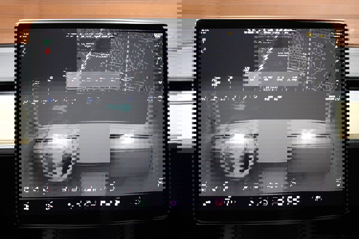 Used 2023 Tesla Model 3 Standard Range image 28