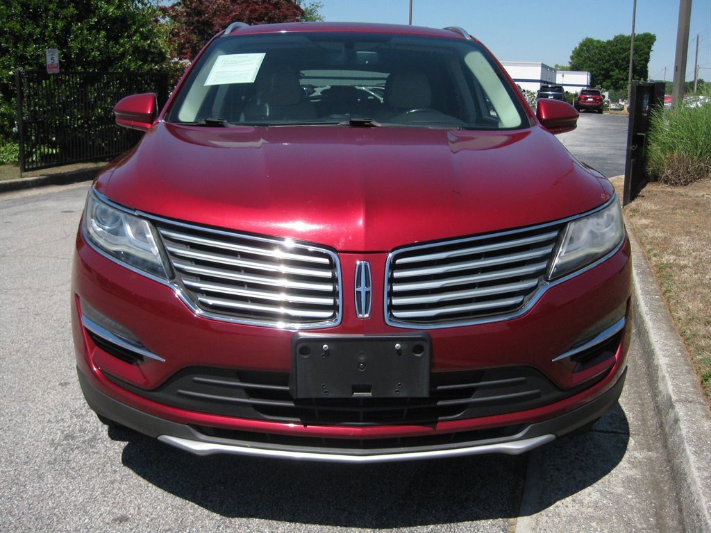 Used 2018 Lincoln MKC Reserve FWD image 2