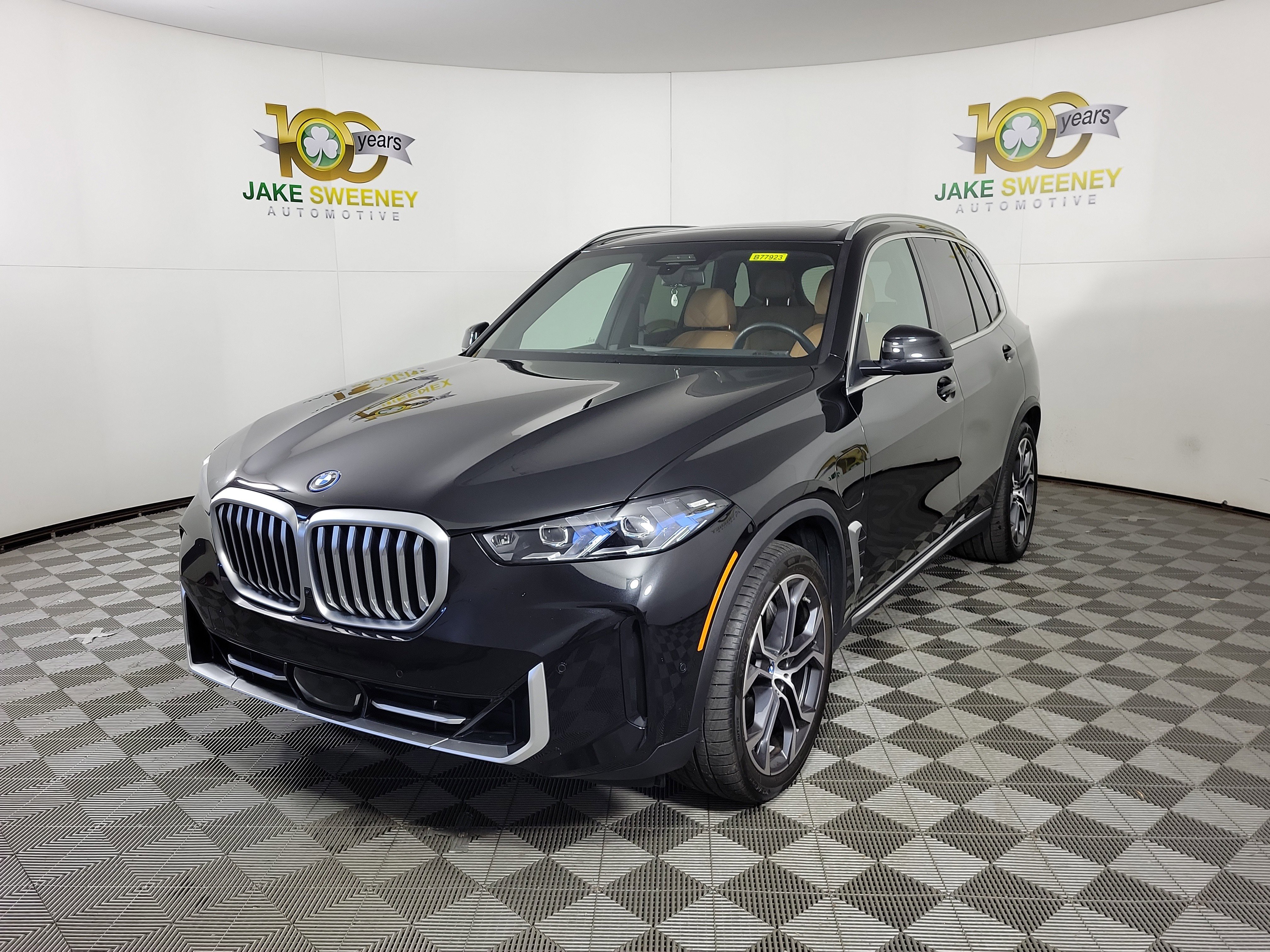 Certified 2025 BMW X5 xDrive50e image 3