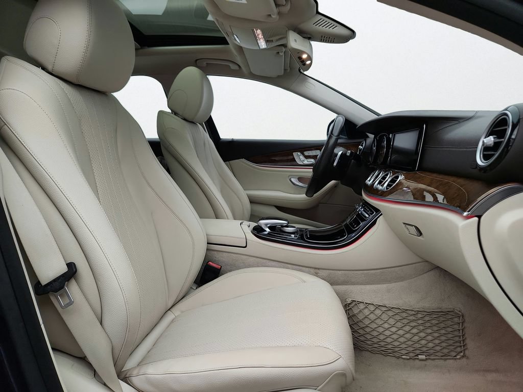 Used 2017 Mercedes-Benz E 300 4MATIC image 30