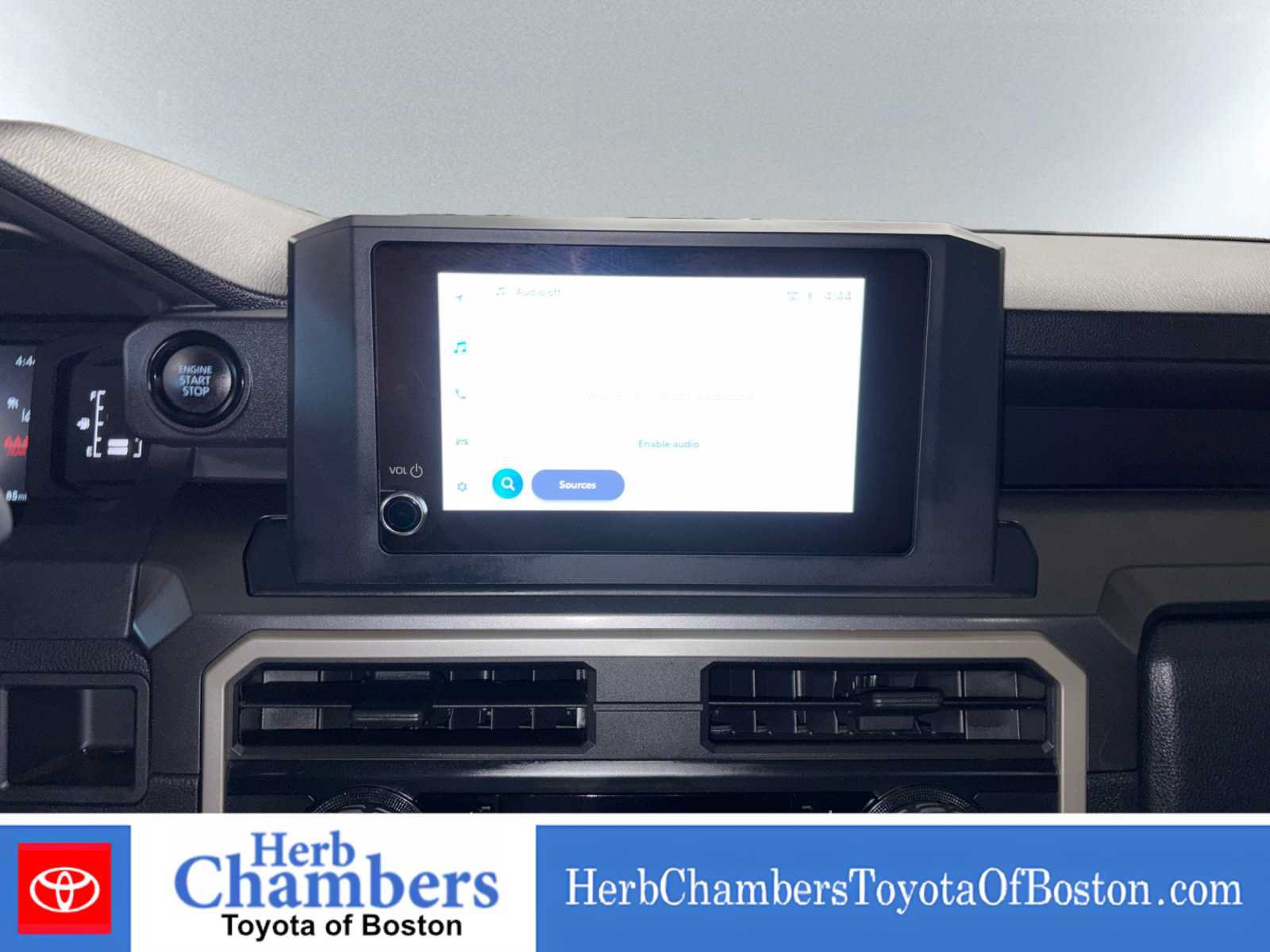 Used 2025 Toyota Tacoma SR5 AWD/4WD image 13