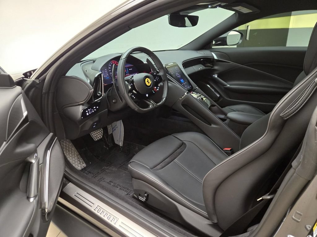 Used 2022 Ferrari Roma RWD image 13