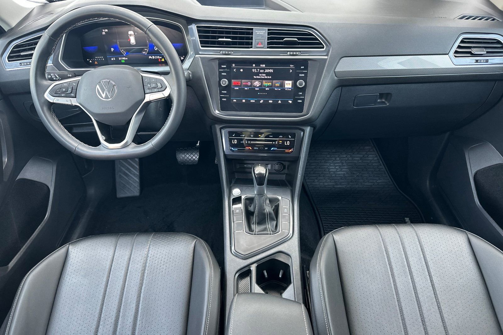 Certified 2023 Volkswagen Tiguan SE w/ Panoramic Sunroof Package image 13