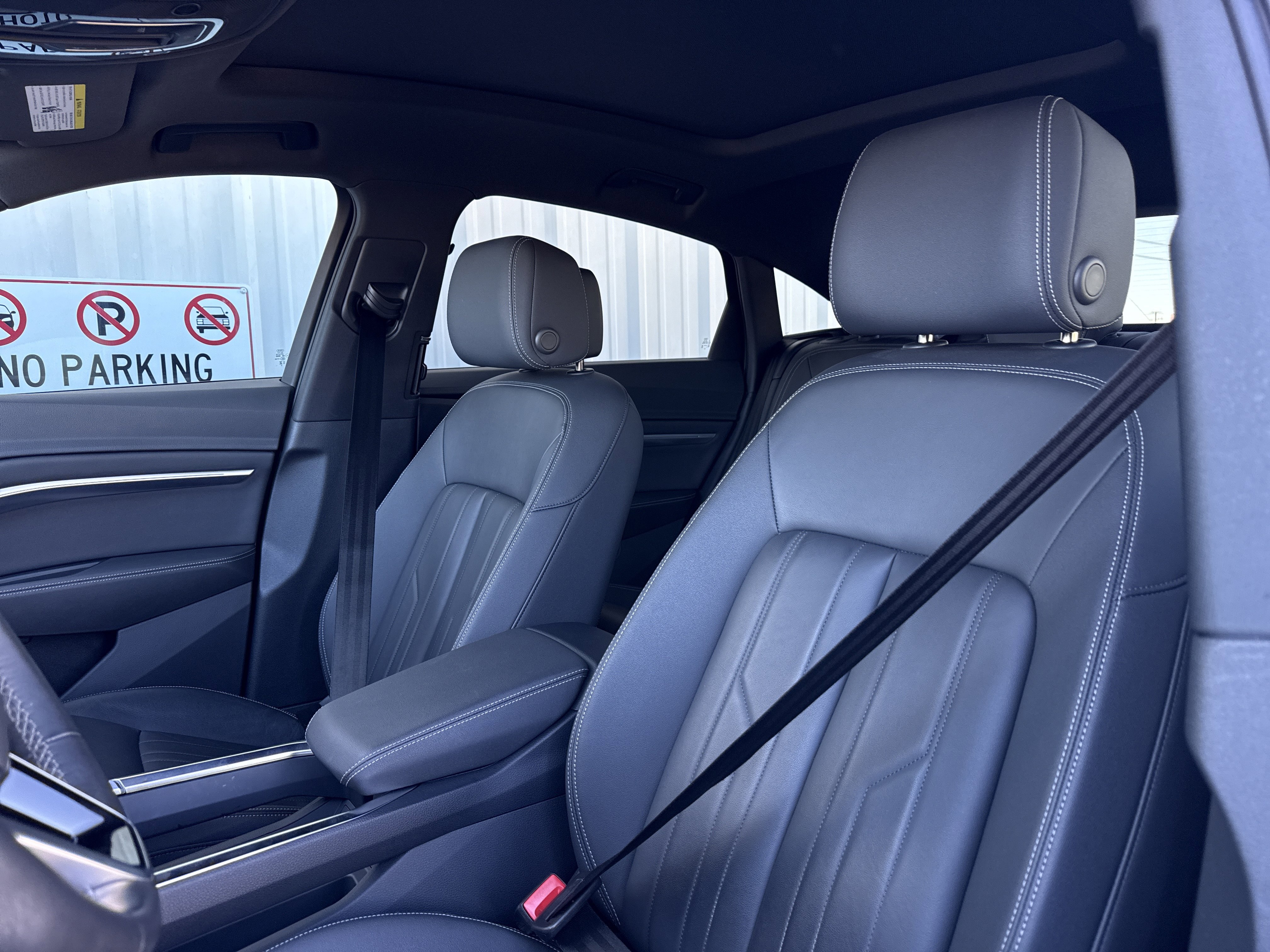 Used 2023 Audi e-tron Premium w/ Convenience Plus Package image 14