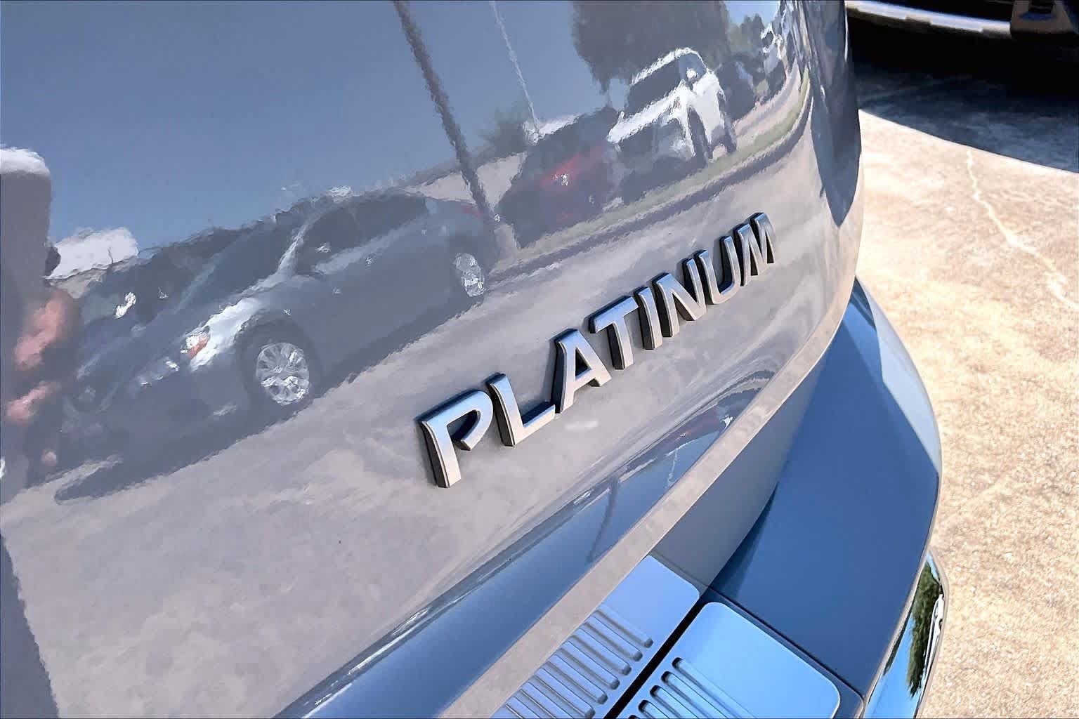 Certified 2024 Nissan Rogue Platinum w/ Platinum Premium Package FWD image 10