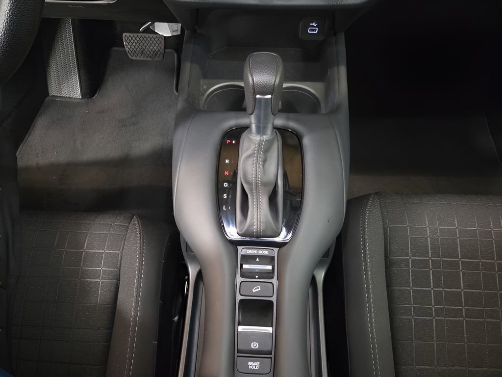 Used 2025 Honda HR-V LX image 17