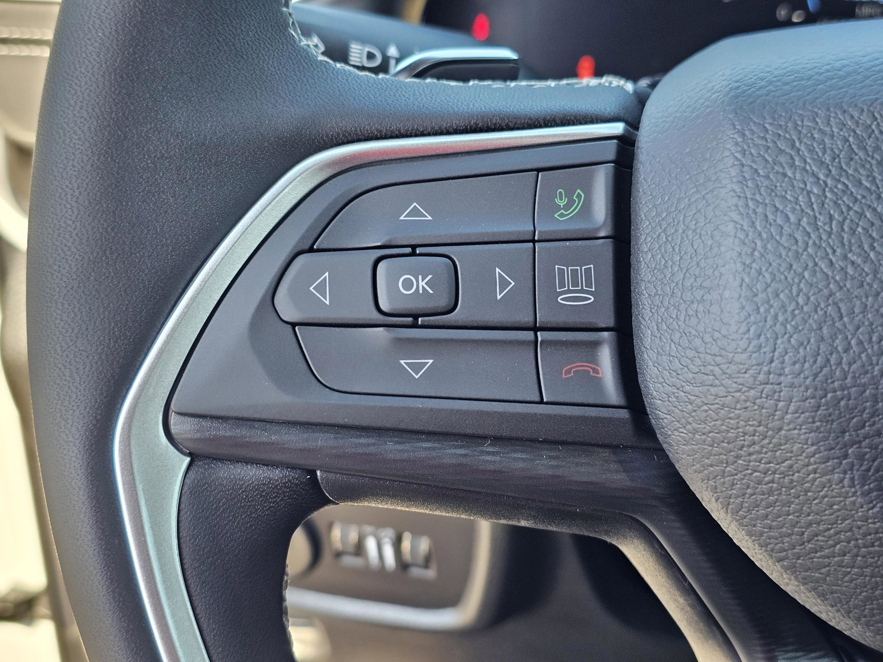 New 2025 Jeep Grand Cherokee L Altitude image 14