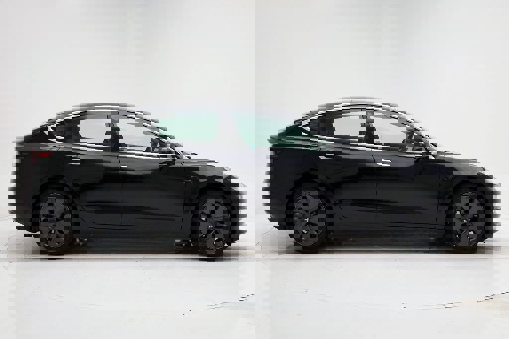 Used 2020 Tesla Model 3 Standard Range Plus video 2