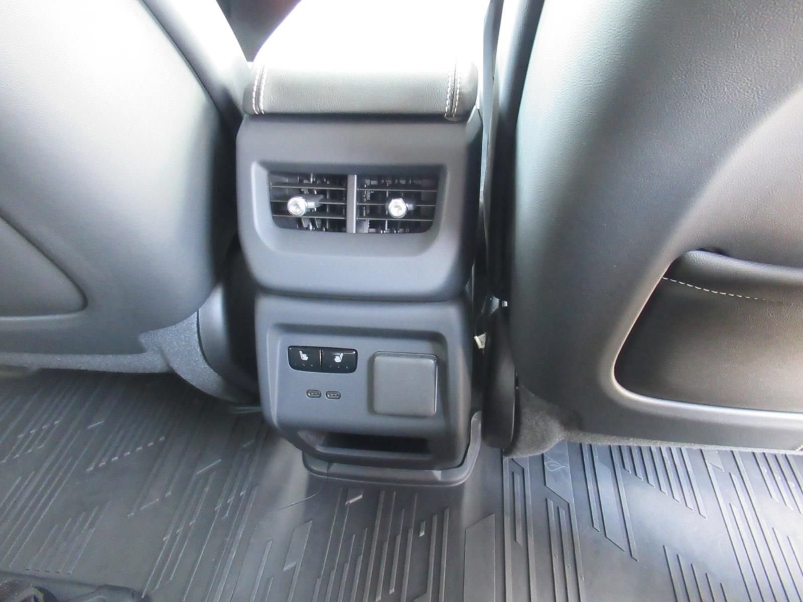 Certified 2025 Cadillac Optiq Sport 2 w/ LPO, Floor Liner Package AWD/4WD image 35