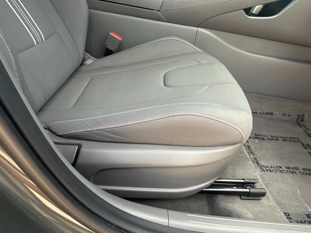 Used 2024 Hyundai Elantra SEL FWD image 16
