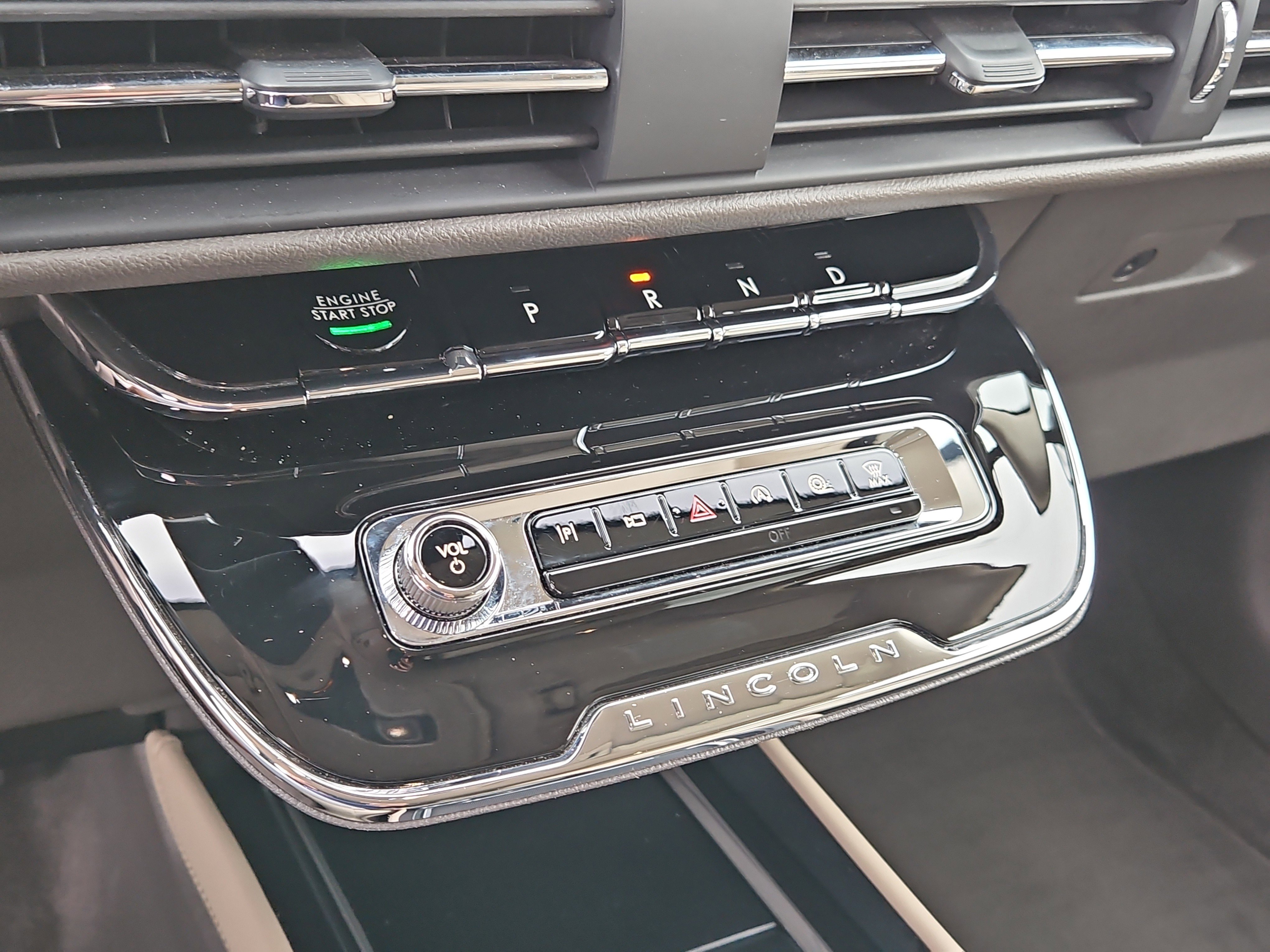 Certified 2024 Lincoln Corsair FWD image 19