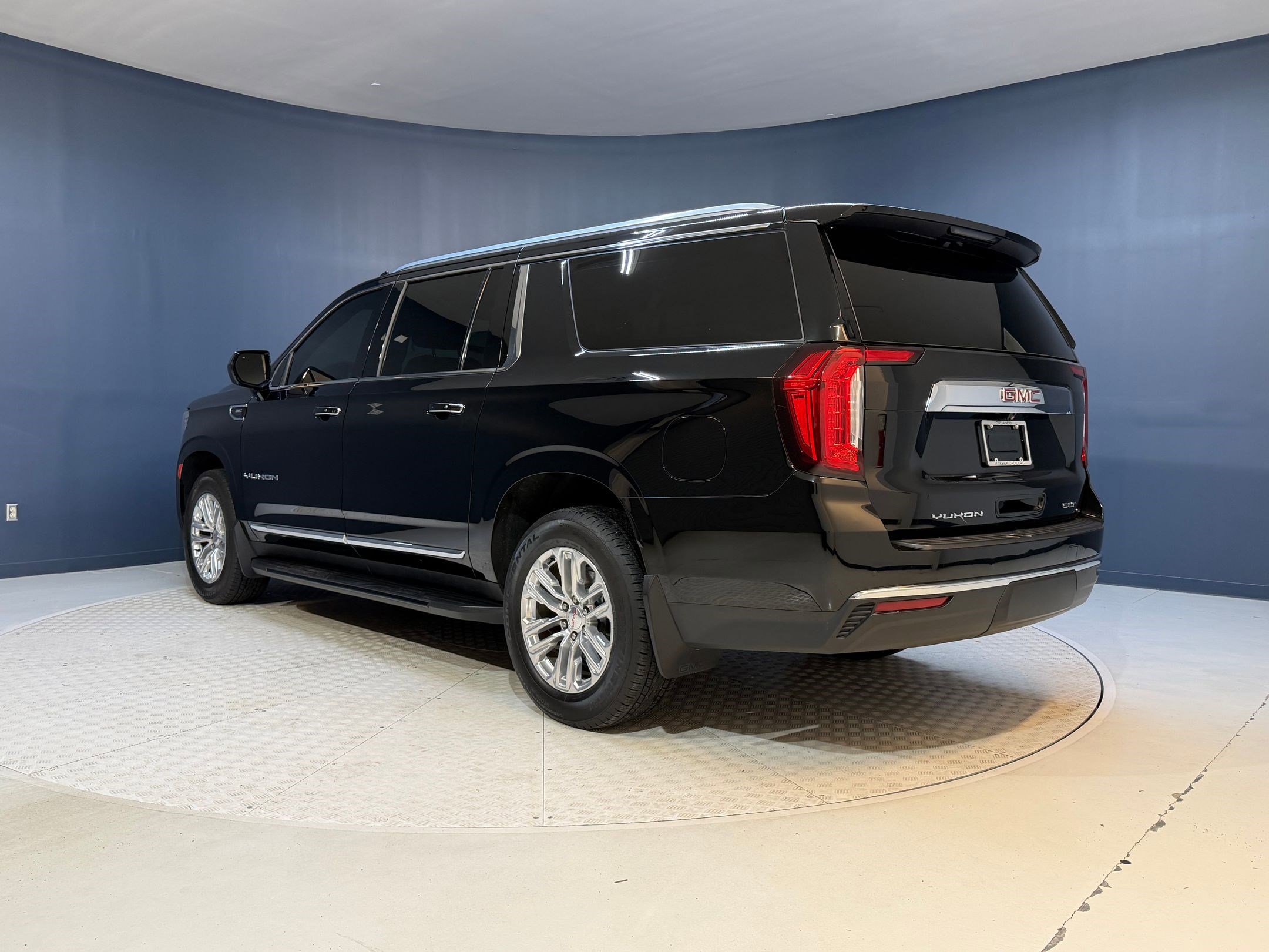 Used 2022 GMC Yukon XL SLT RWD image 3