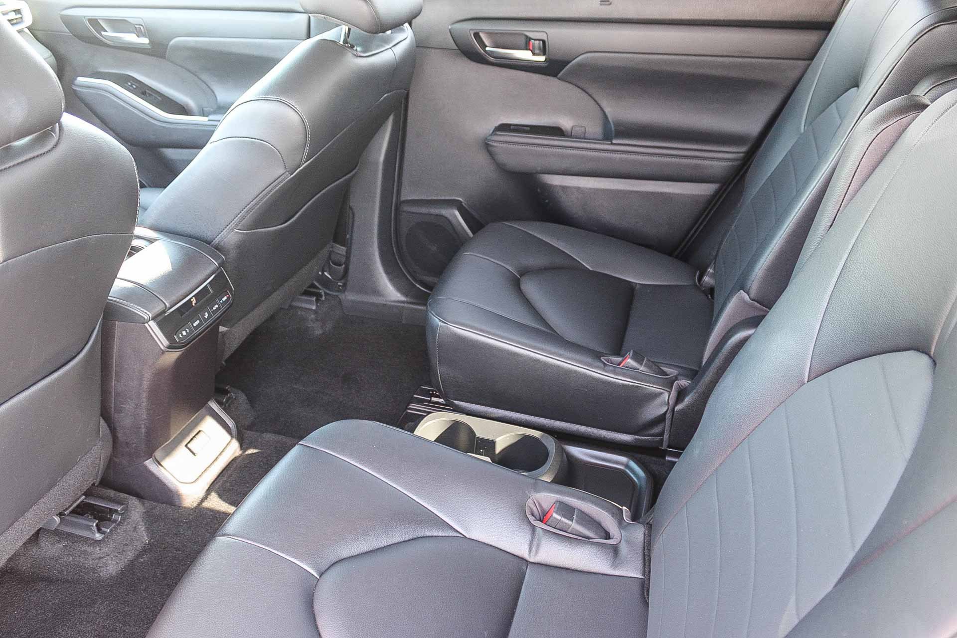 Certified 2023 Toyota Highlander XLE image 19