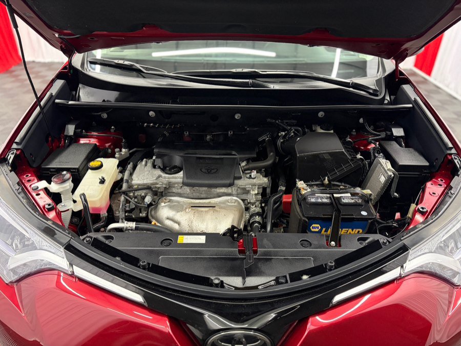 Used 2018 Toyota RAV4 XLE AWD/4WD image 34