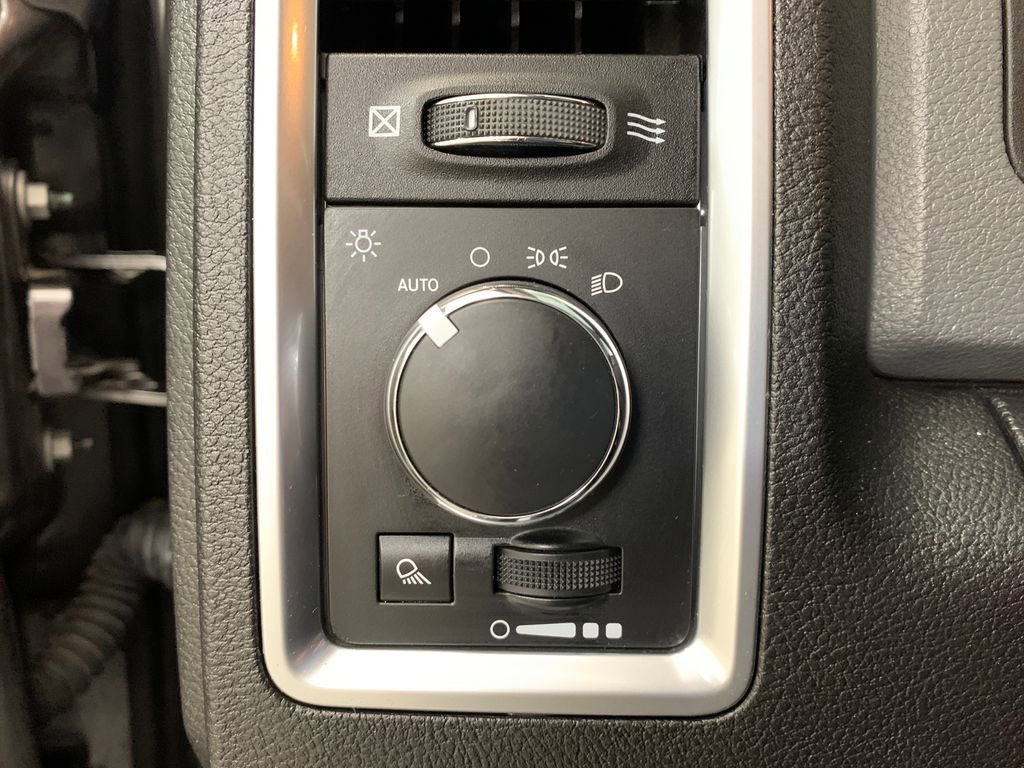 Used 2017 RAM 1500 Classic SLT AWD/4WD image 21