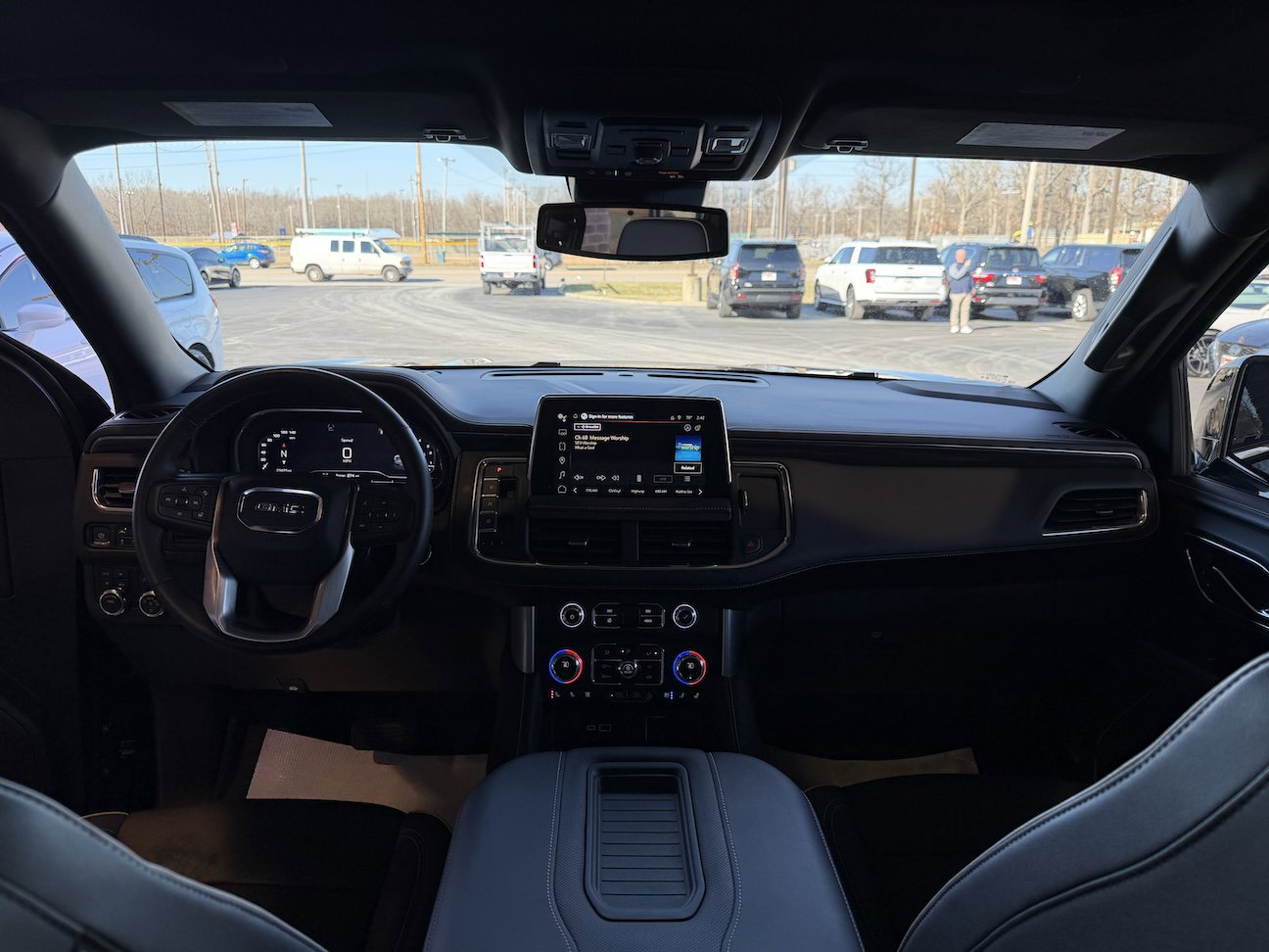 Used 2023 GMC Yukon XL SLT w/ SLT Luxury Package image 26