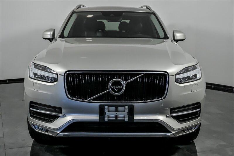 Used 2016 Volvo XC90 T6 Momentum w/ Momentum Plus Package AWD/4WD image 4