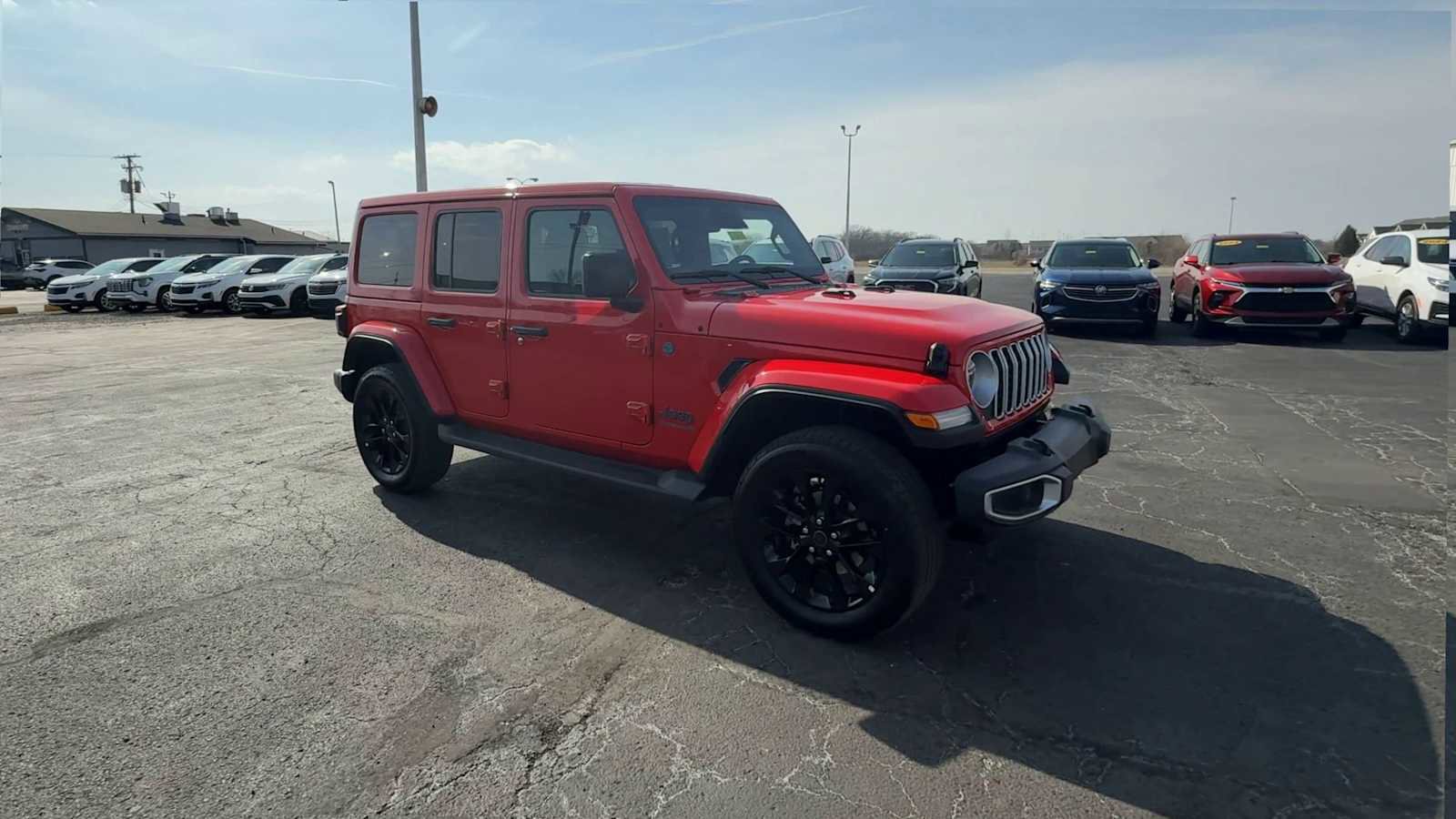 Used 2025 Jeep Wrangler Unlimited Sahara AWD/4WD image 2