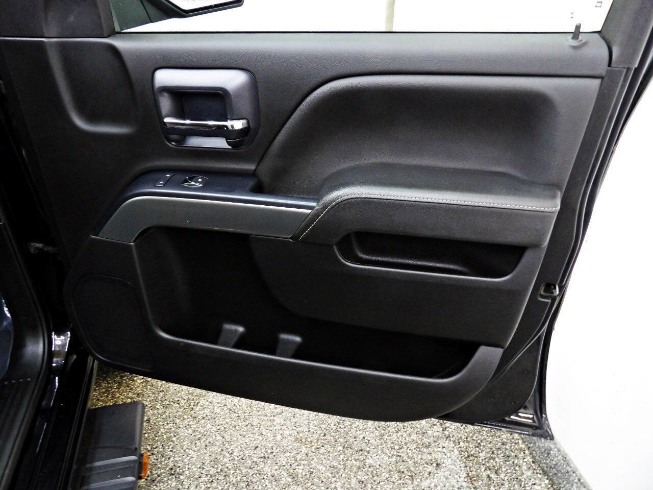 Used 2019 Chevrolet Silverado 1500 LT w/ All Star Edition AWD/4WD image 10