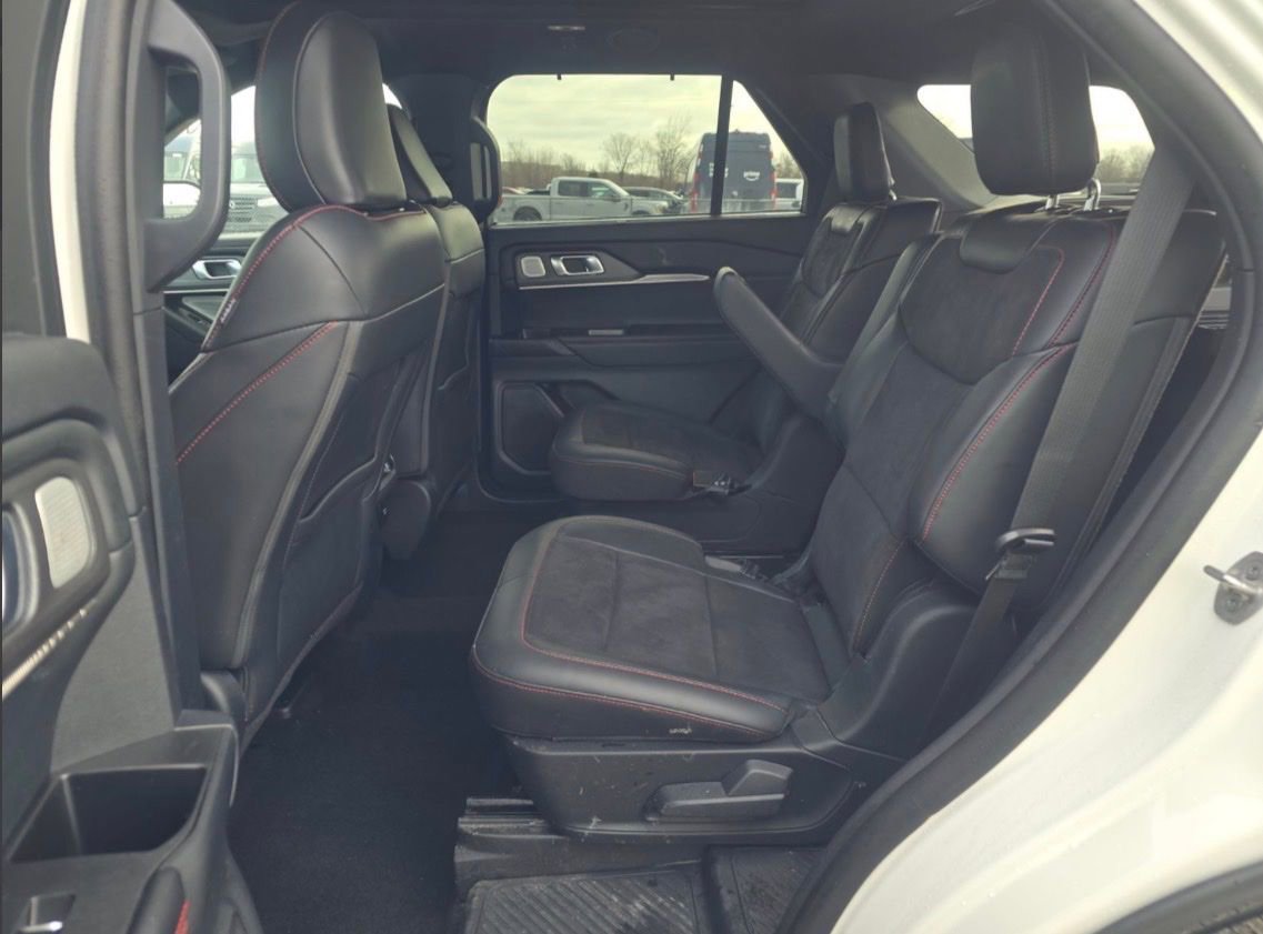 Used 2025 Ford Explorer ST image 7