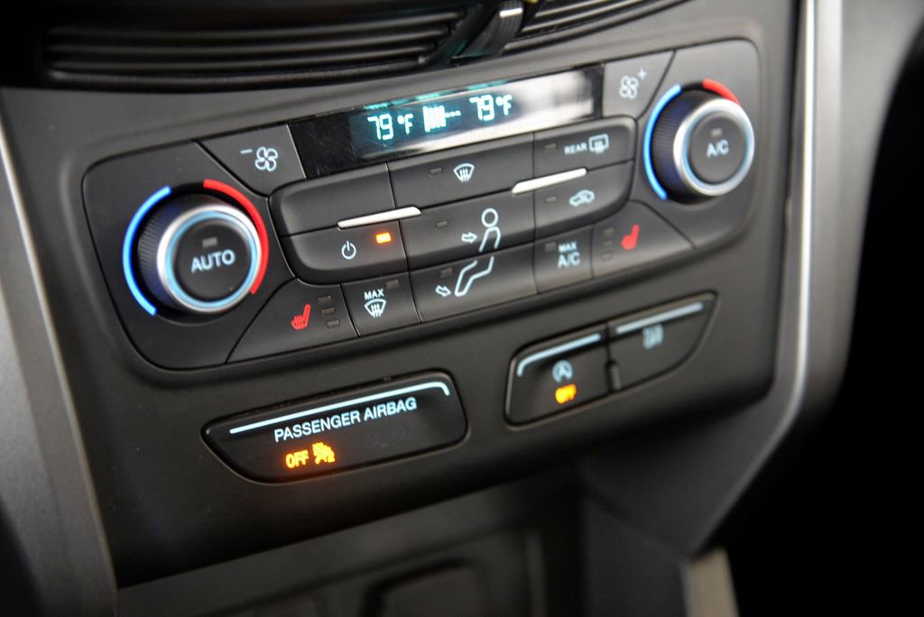 Used 2019 Ford Escape SEL image 25