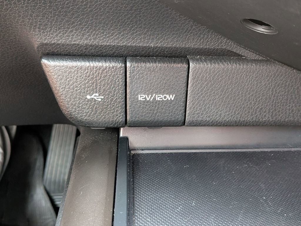 Used 2023 Toyota Camry SE image 23