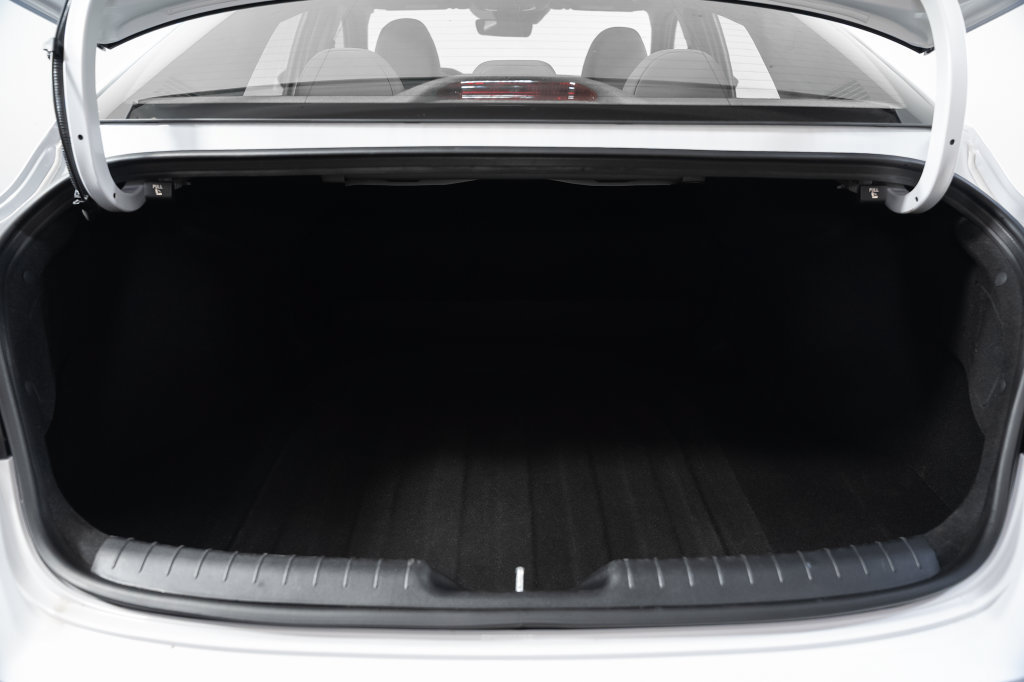 Certified 2025 Hyundai Elantra SEL FWD image 37