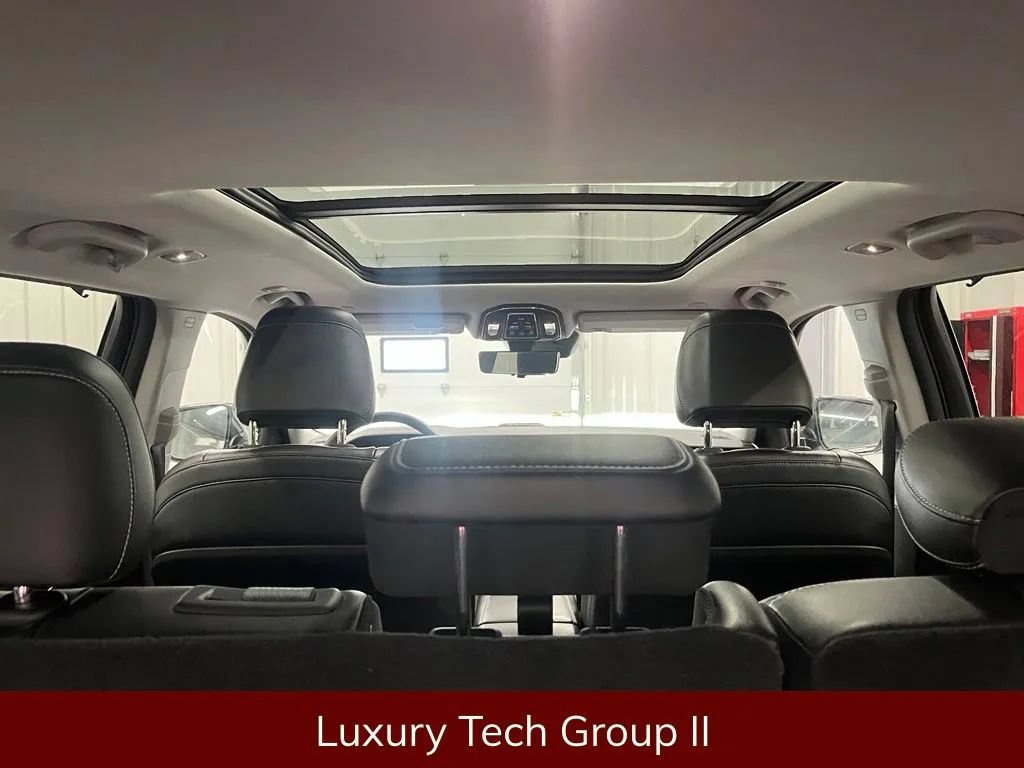 Used 2022 Jeep Grand Cherokee Limited 4xe w/ Luxury Tech Group II AWD/4WD image 6