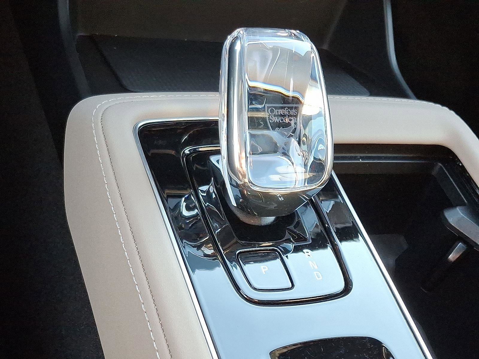 Certified 2025 Volvo XC90 T8 Ultra image 16