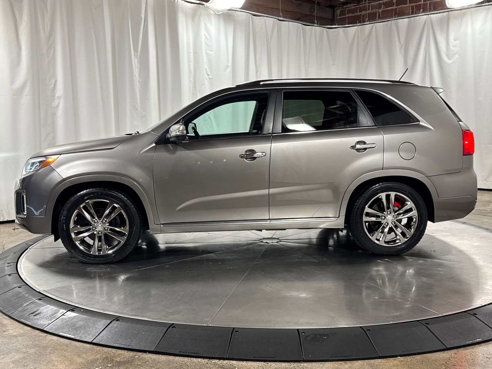 Used 2014 Kia Sorento SX w/ 3rd Row Package FWD image 8