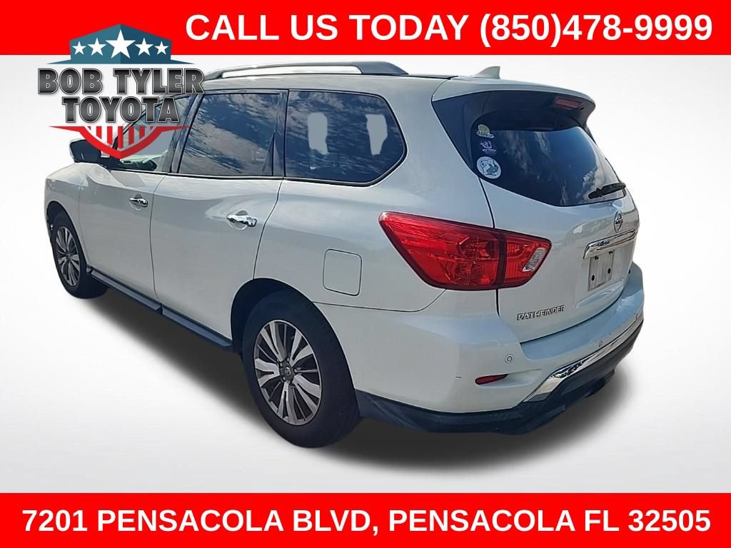 Used 2019 Nissan Pathfinder SL FWD image 1