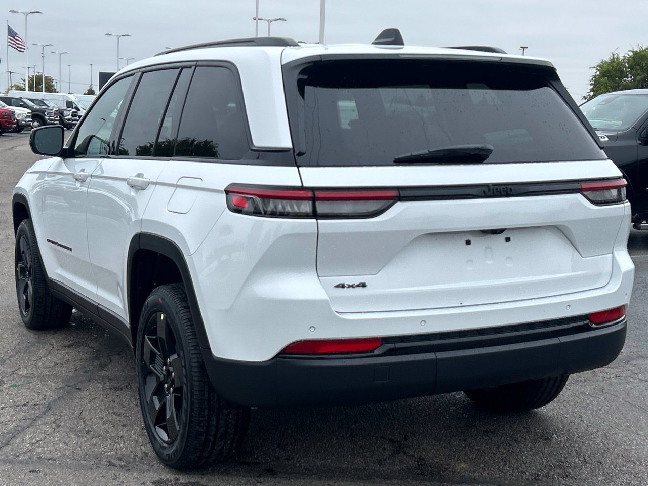 New 2027 Jeep Grand Cherokee Laredo X AWD/4WD image 5
