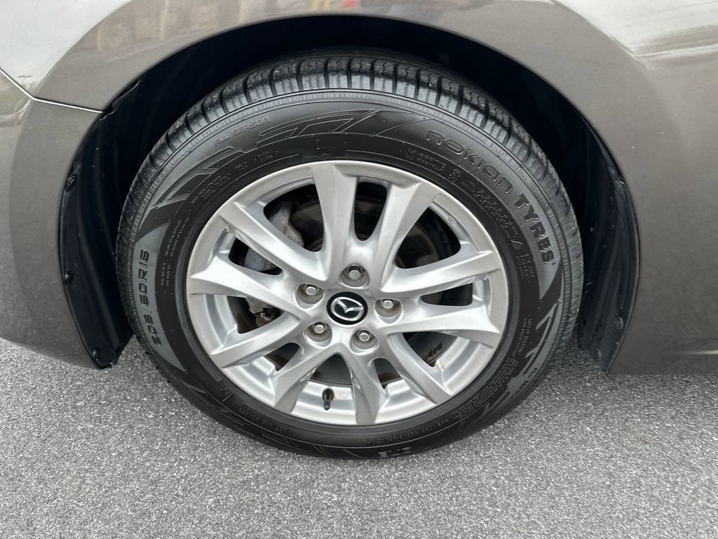 Used 2016 MAZDA MAZDA3 i Touring w/ Popular Equipment Package FWD image 12