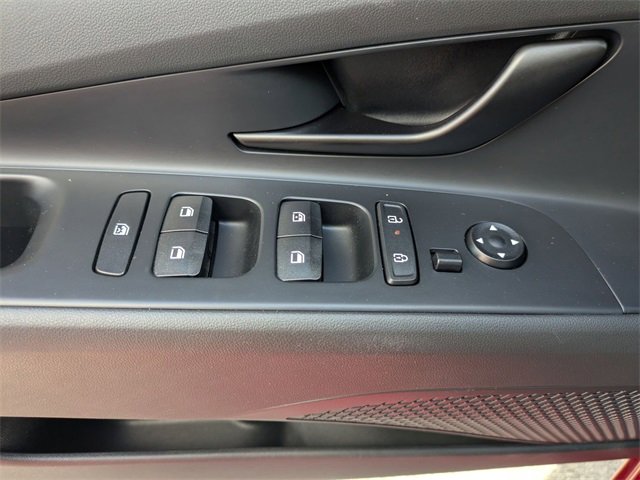 Certified 2025 Hyundai Elantra SEL image 12