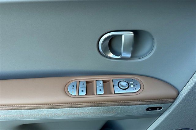 Used 2024 Hyundai Ioniq 5 Limited image 14