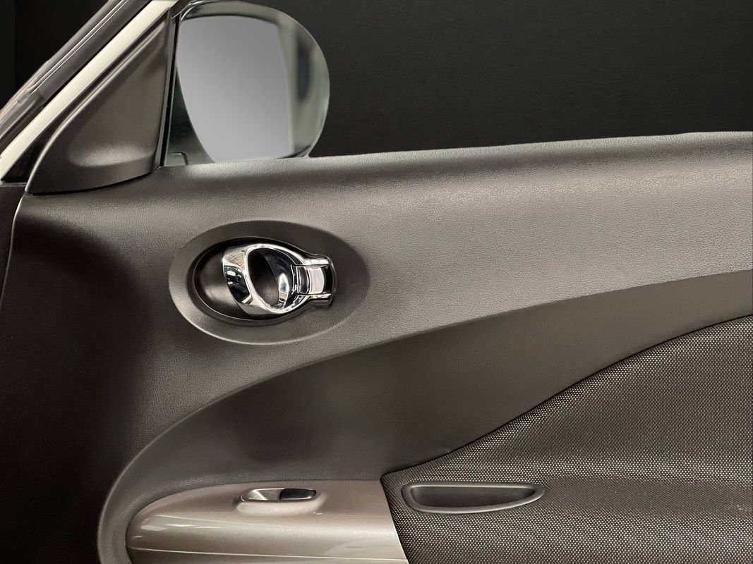 Used 2013 Nissan Juke SV image 32