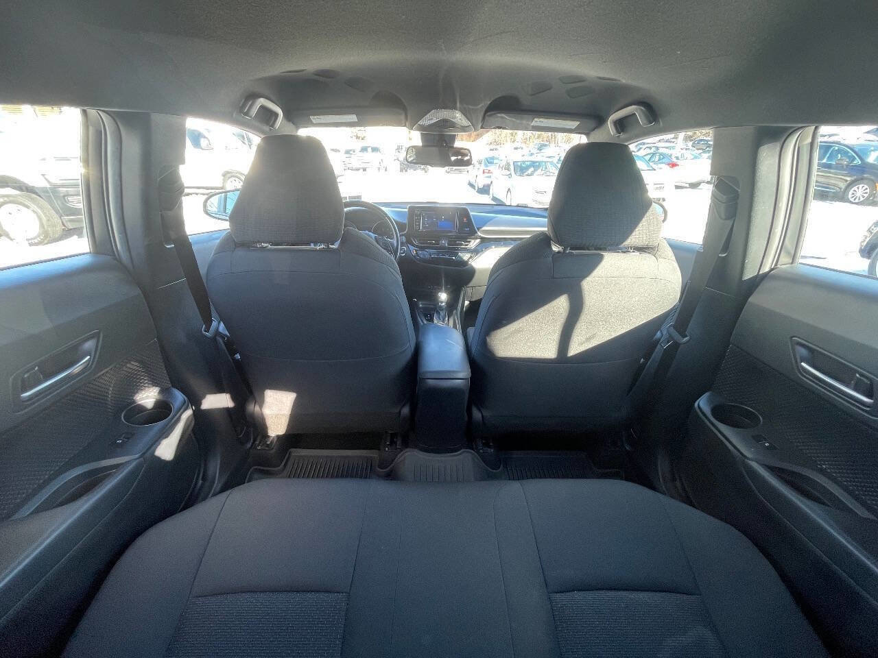 Used 2018 Toyota C-HR XLE FWD image 30