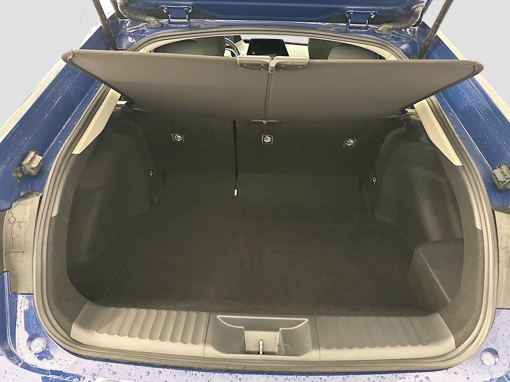 Used 2025 Toyota Prius LE FWD image 30