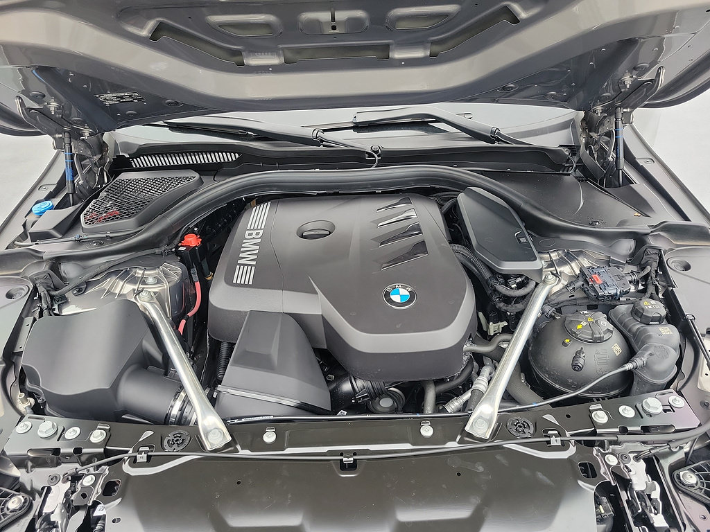 Used 2026 BMW 530i w/ M Sport Package RWD image 35